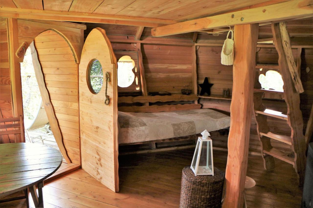 Cabane Perchee Dans Les Arbres Saint-Hilaire-en-Morvan Екстериор снимка
