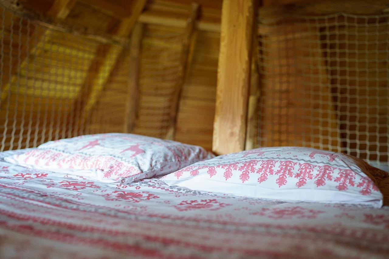 Cabane Perchee Dans Les Arbres Saint-Hilaire-en-Morvan Екстериор снимка