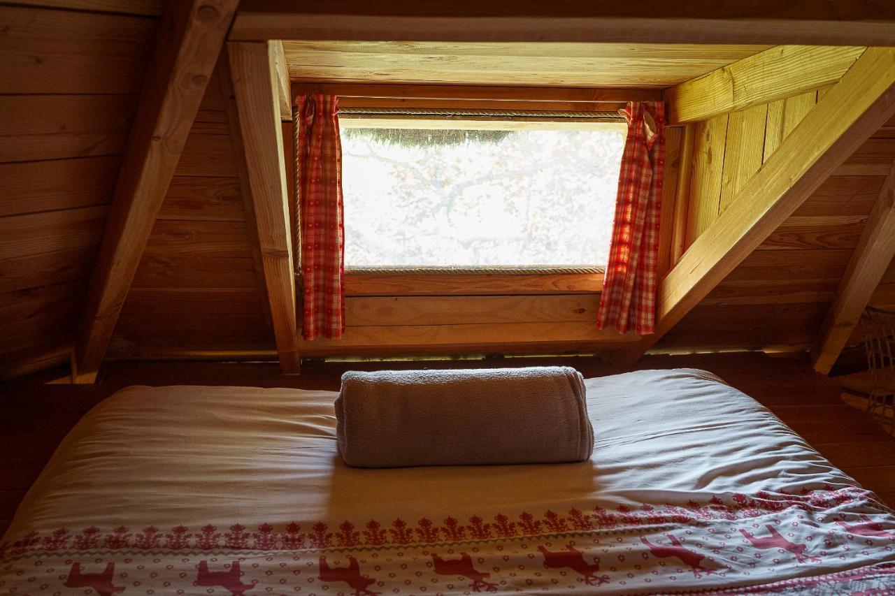 Cabane Perchee Dans Les Arbres Saint-Hilaire-en-Morvan Екстериор снимка
