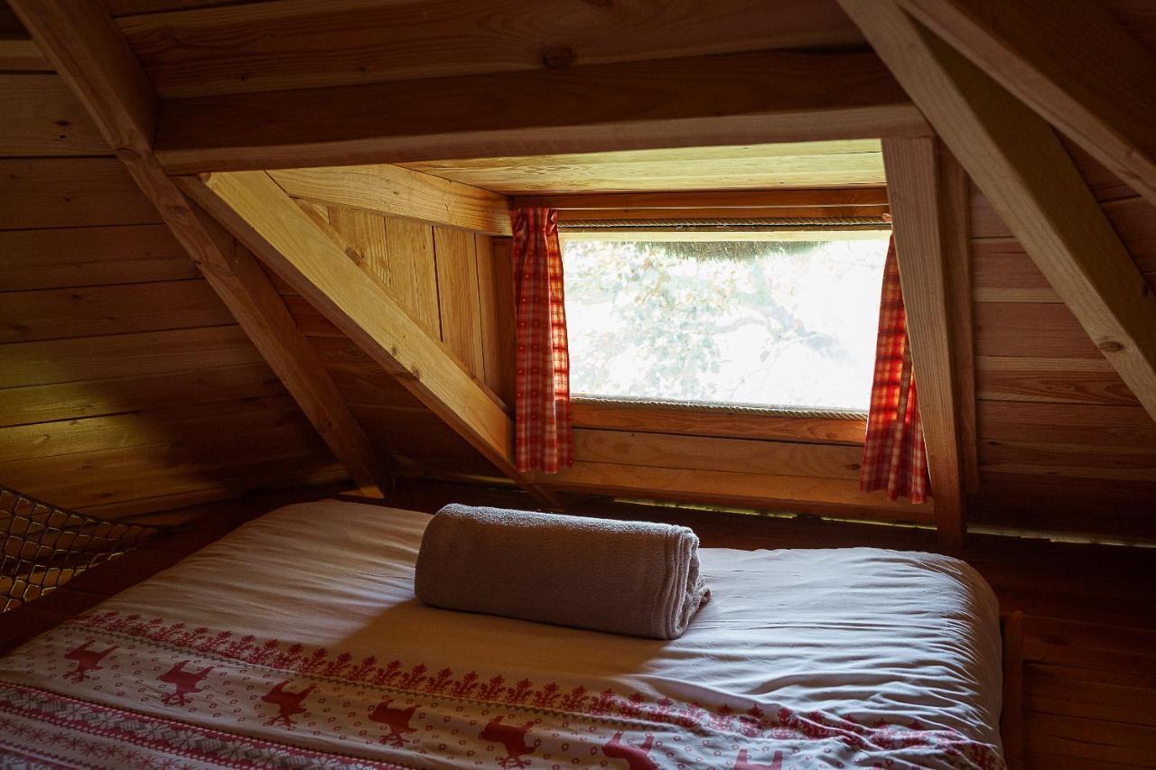 Cabane Perchee Dans Les Arbres Saint-Hilaire-en-Morvan Екстериор снимка