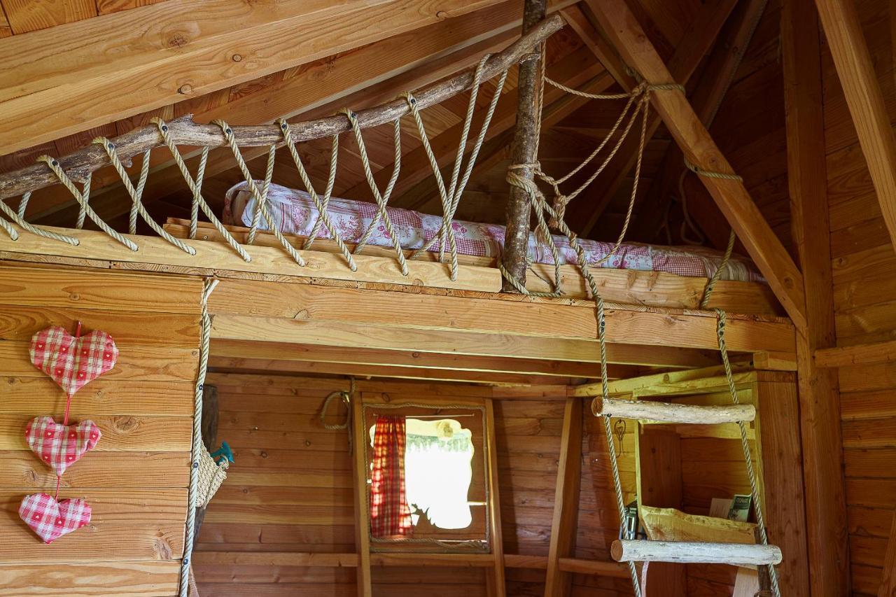 Cabane Perchee Dans Les Arbres Saint-Hilaire-en-Morvan Екстериор снимка