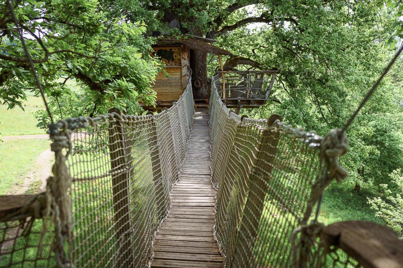 Cabane Perchee Dans Les Arbres Saint-Hilaire-en-Morvan Екстериор снимка
