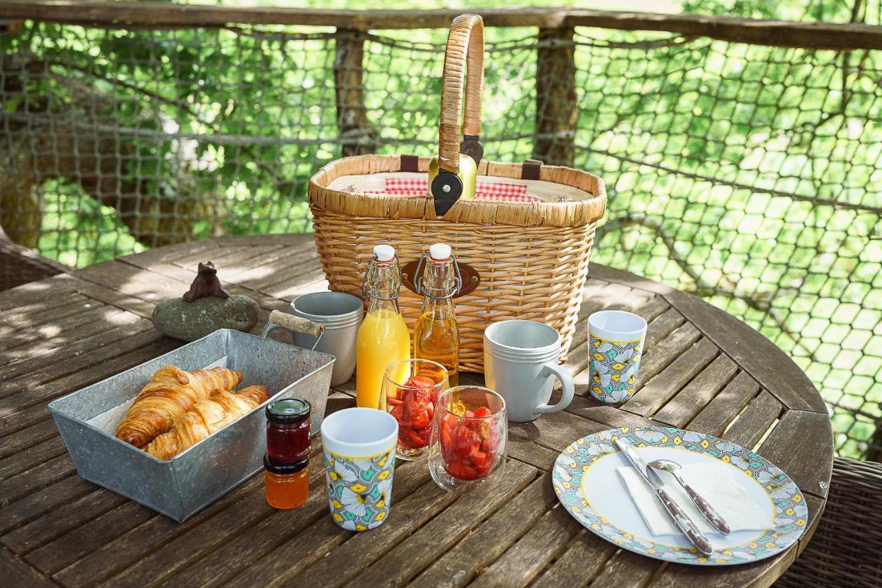 Cabane Perchee Dans Les Arbres Saint-Hilaire-en-Morvan Екстериор снимка