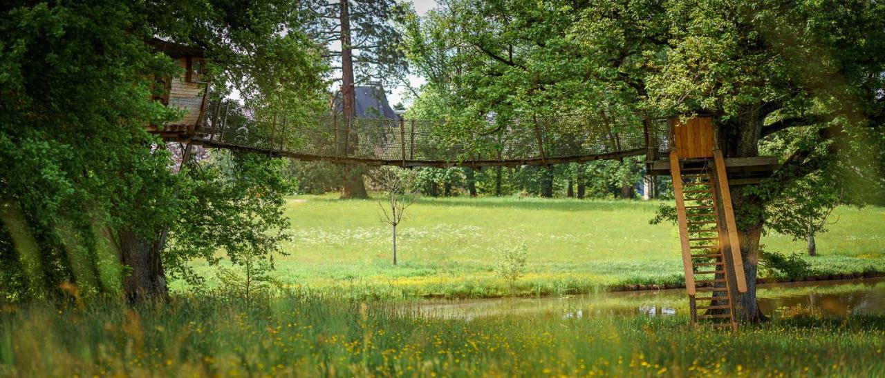 Cabane Perchee Dans Les Arbres Saint-Hilaire-en-Morvan Екстериор снимка