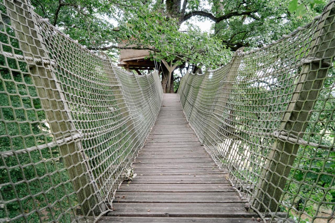 Cabane Perchee Dans Les Arbres Saint-Hilaire-en-Morvan Екстериор снимка