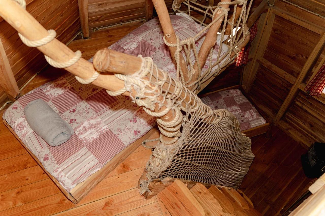 Cabane Perchee Dans Les Arbres Saint-Hilaire-en-Morvan Екстериор снимка