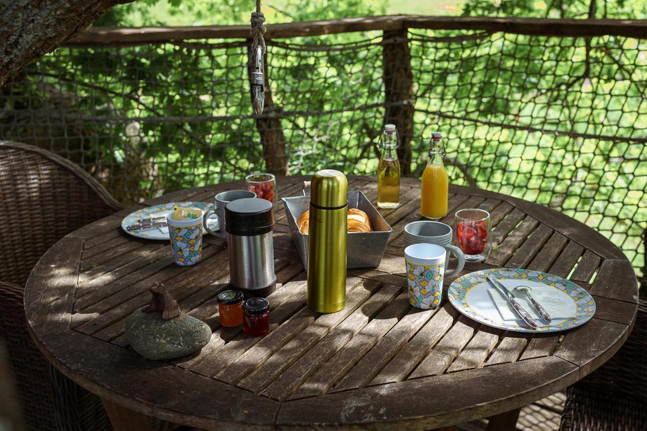 Cabane Perchee Dans Les Arbres Saint-Hilaire-en-Morvan Екстериор снимка