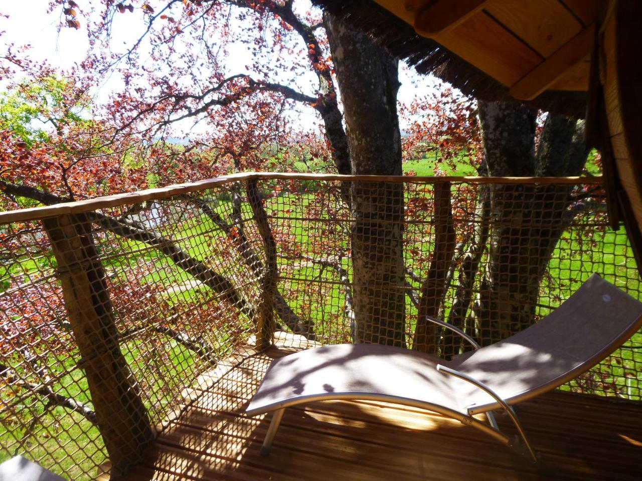 Cabane Perchee Dans Les Arbres Saint-Hilaire-en-Morvan Екстериор снимка